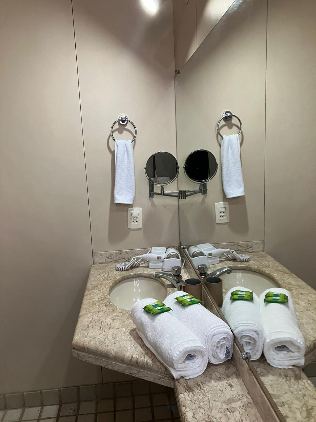 Apart Hotel Volpi 101 - Conforto & Comodidade 贝洛哈里桑塔 外观 照片